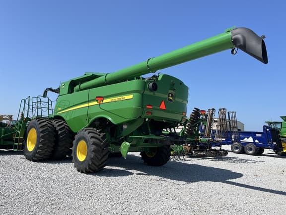 Image of John Deere S780 equipment image 2