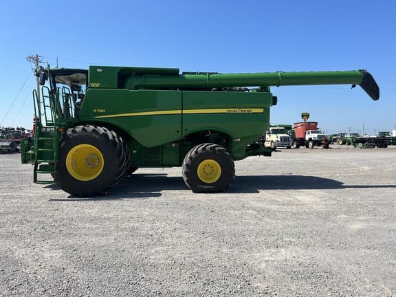 Image of John Deere S780 equipment image 1