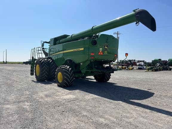 Image of John Deere S780 equipment image 2