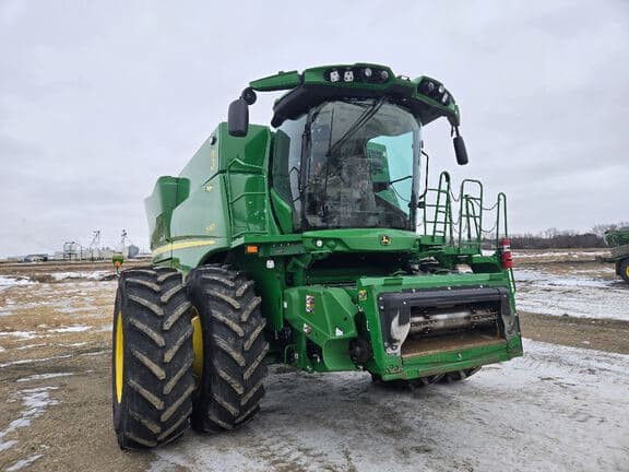Image of John Deere S780 Image 1