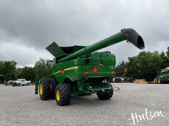 Image of John Deere S780 equipment image 2