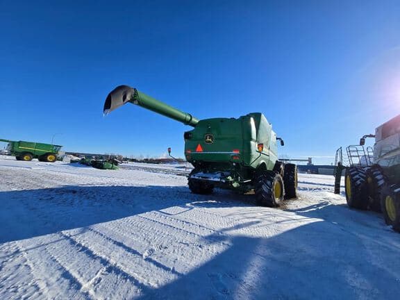 Image of John Deere S780 equipment image 3