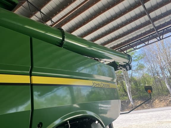 Image of John Deere S780 equipment image 4