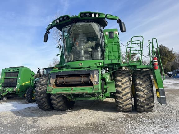 Image of John Deere S780 equipment image 2