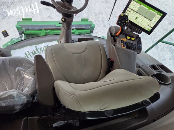 Image of John Deere S780 equipment image 4