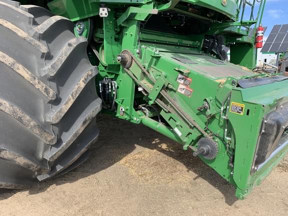 Image of John Deere S780 equipment image 1