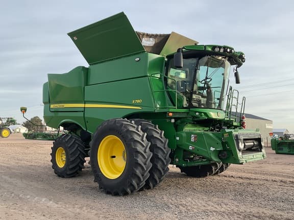 Image of John Deere S780 equipment image 1