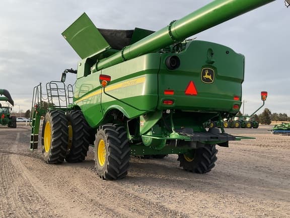 Image of John Deere S780 equipment image 4