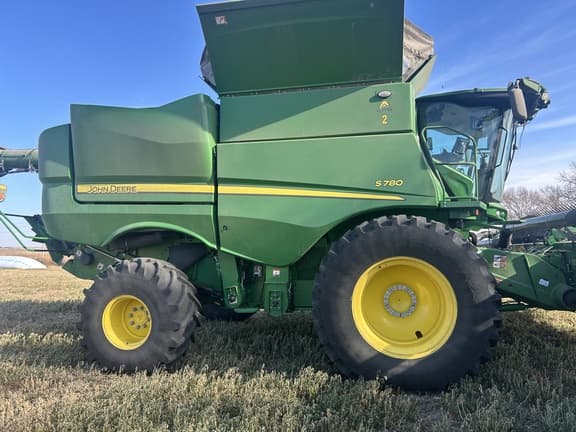 Image of John Deere S780 equipment image 4
