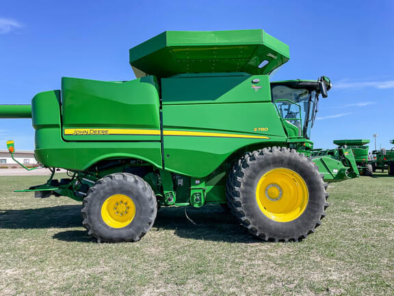 Image of John Deere S780 equipment image 3