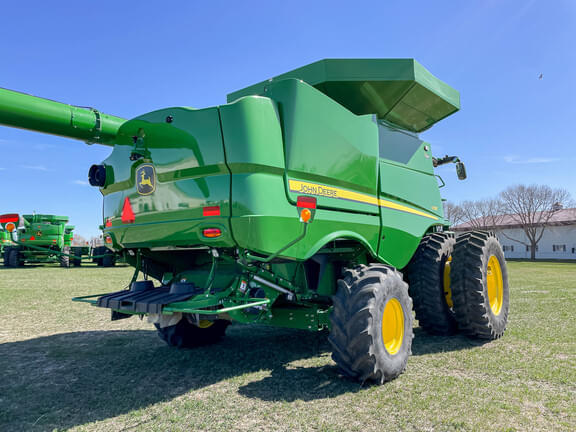 Image of John Deere S780 equipment image 4