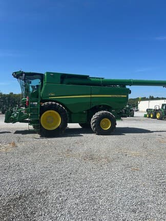 Image of John Deere S780 equipment image 2