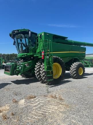 Image of John Deere S780 equipment image 1