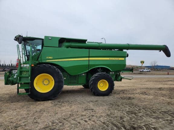 Image of John Deere S780 equipment image 1