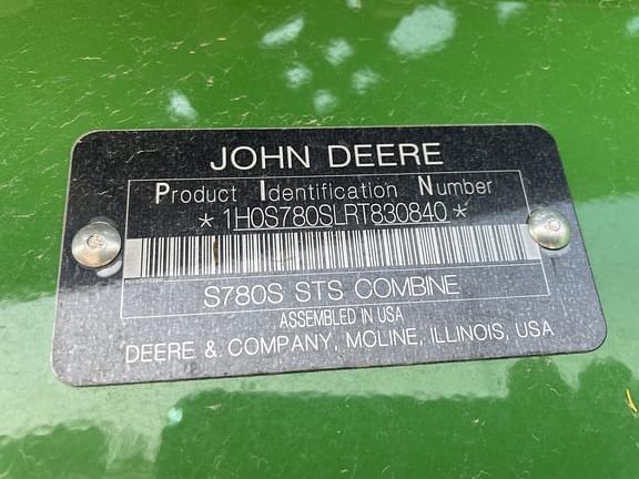 Image of John Deere S780 Image 1