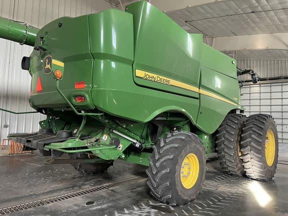 Image of John Deere S780 equipment image 2