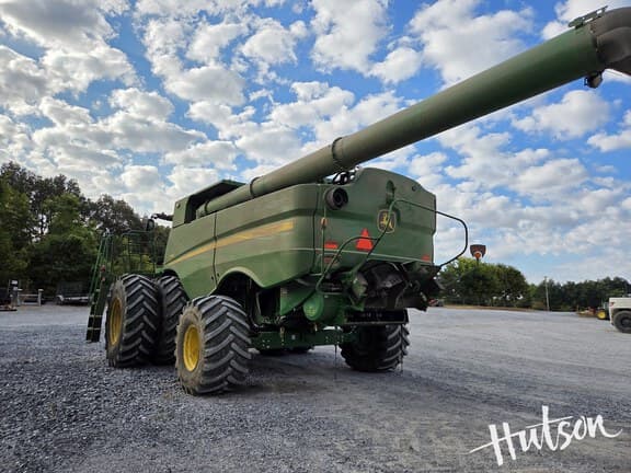 Image of John Deere S780 equipment image 1