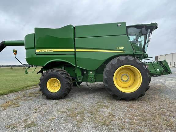 Image of John Deere S780 equipment image 4