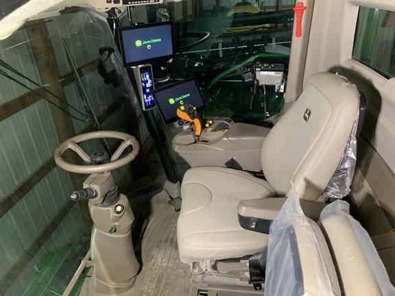 Image of John Deere S780 equipment image 2