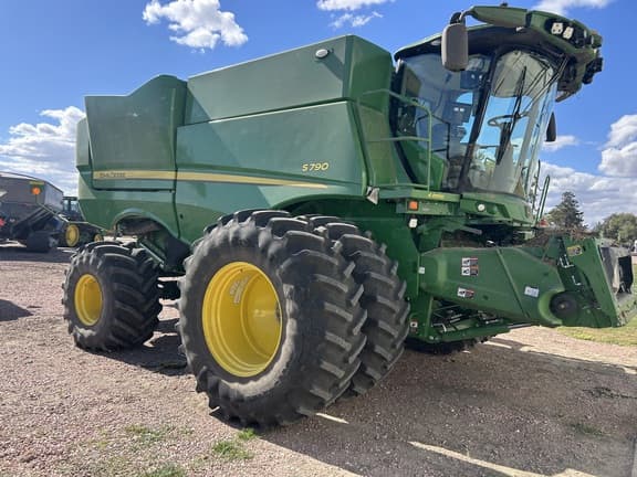 Image of John Deere S790 equipment image 3