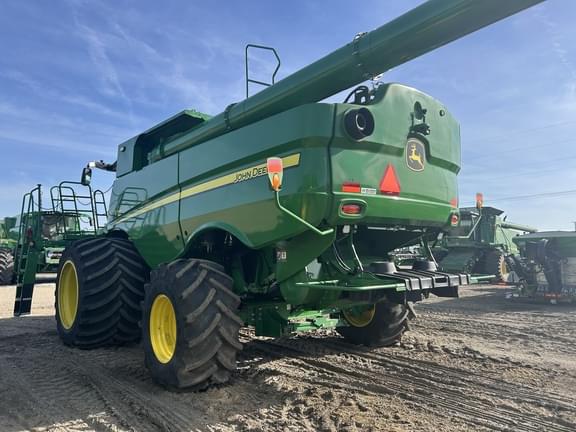 Image of John Deere S790 equipment image 3