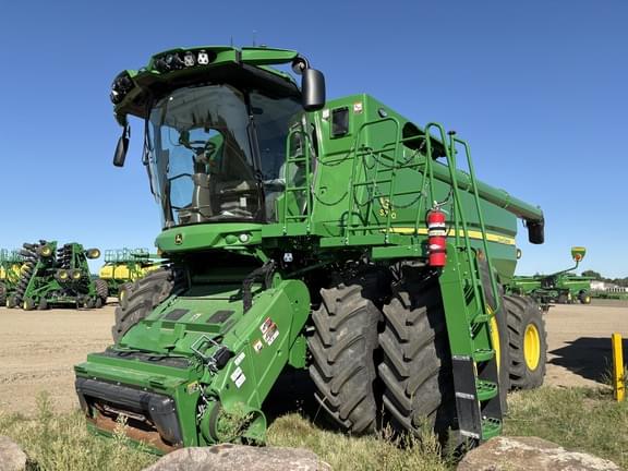 Image of John Deere S790 Primary image