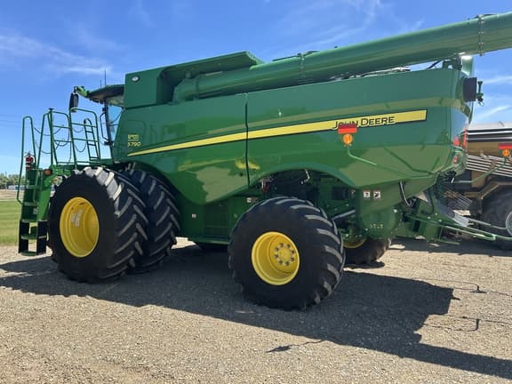 Image of John Deere S790 equipment image 2