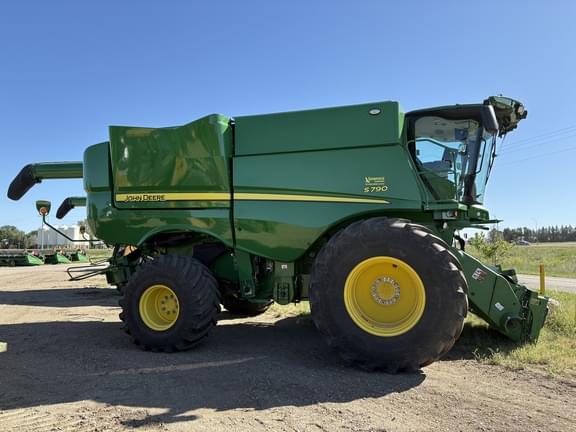 Image of John Deere S790 equipment image 2