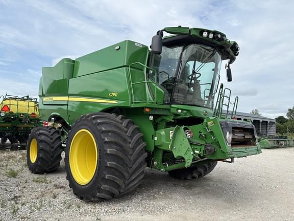Image of John Deere S790 equipment image 2