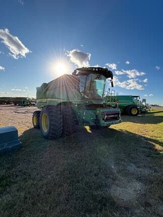 Image of John Deere S790 equipment image 2