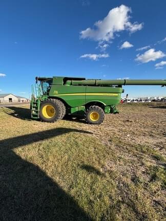 Image of John Deere S790 Primary image