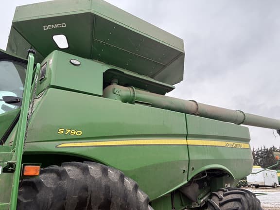 Image of John Deere S790 equipment image 3