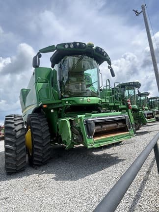 Image of John Deere S790 equipment image 1