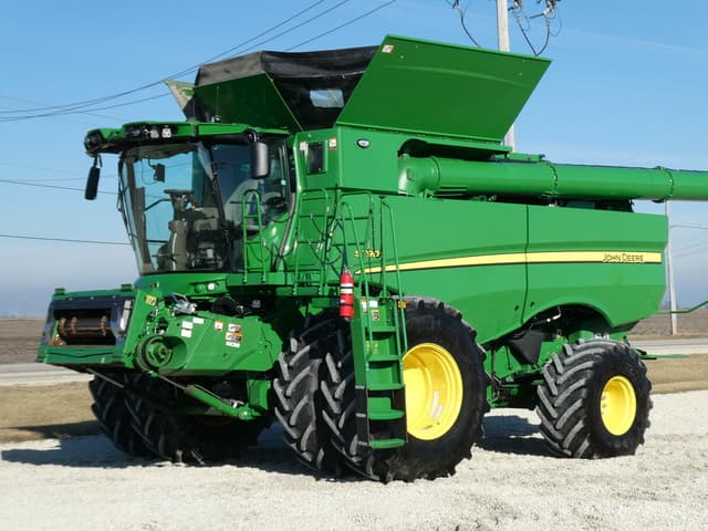 Image of John Deere S790 equipment image 2