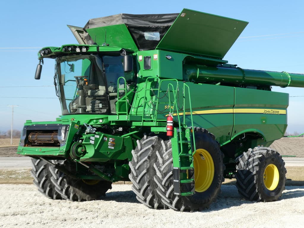Image of John Deere S790 Primary image