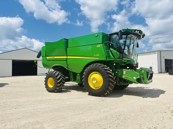 Image of John Deere S790 equipment image 1