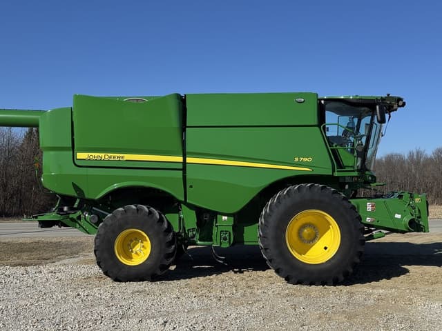 Image of John Deere S790 equipment image 3