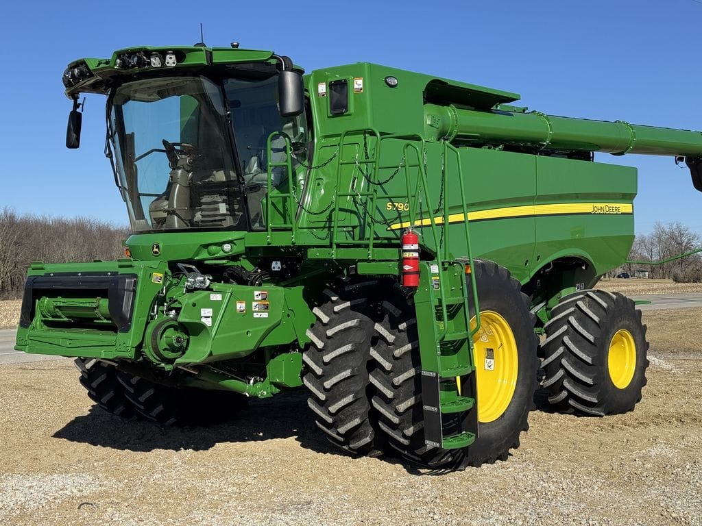 2024 John Deere S790 Equipment Image0