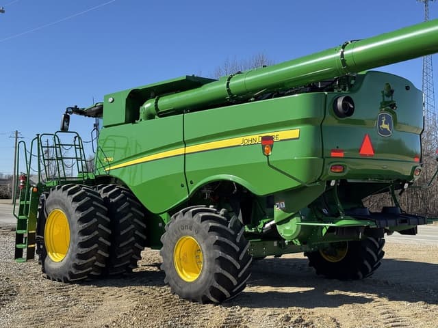 Image of John Deere S790 equipment image 4