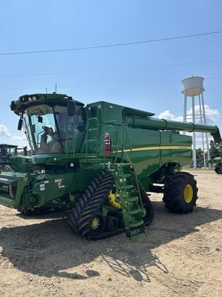 Image of John Deere S790 equipment image 2