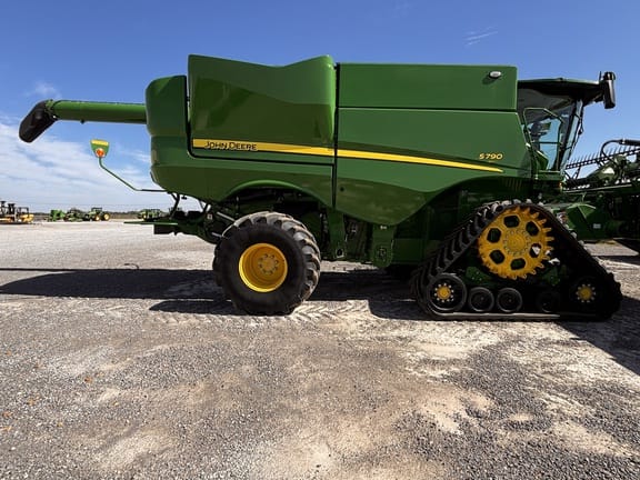 2024 John Deere S790 Equipment Image0