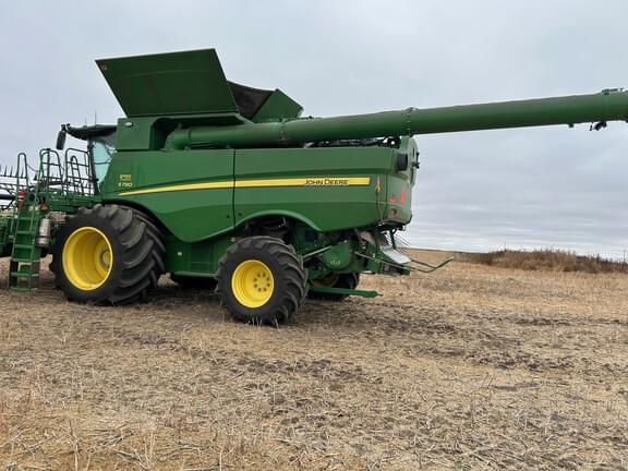 Image of John Deere S790 equipment image 2