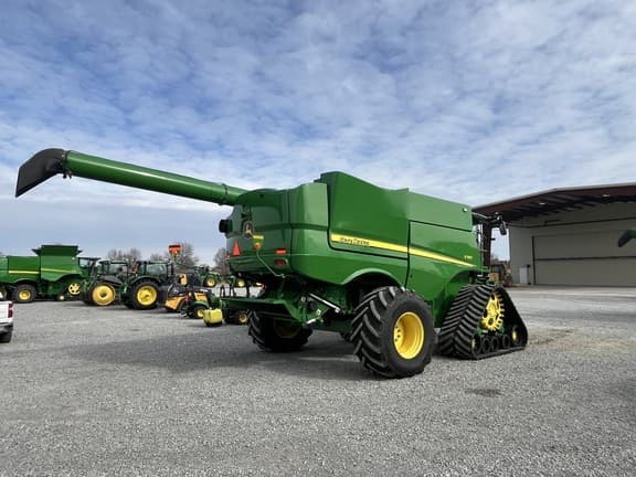 Image of John Deere S790 equipment image 2
