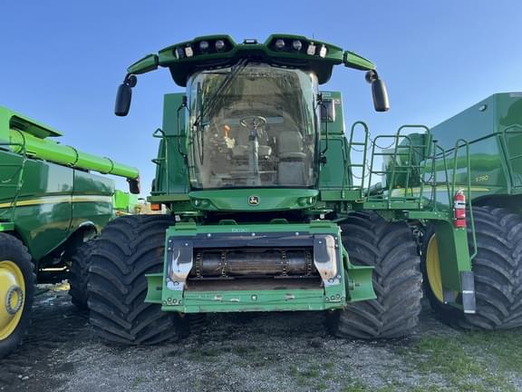 Image of John Deere S790 equipment image 1