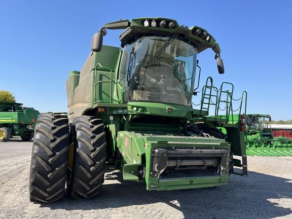 Image of John Deere S790 equipment image 1