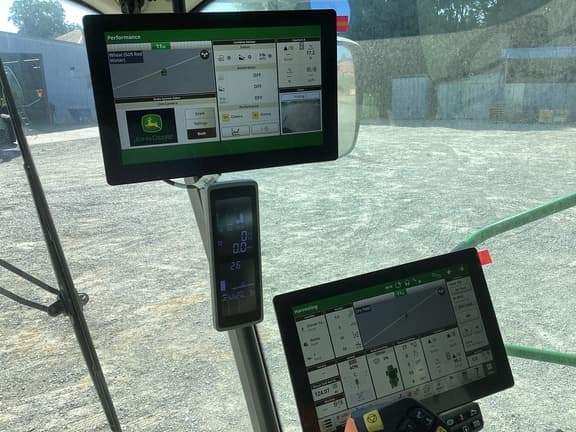 Image of John Deere S790 equipment image 4