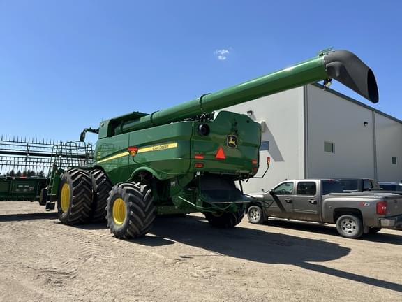 Image of John Deere S790 equipment image 2