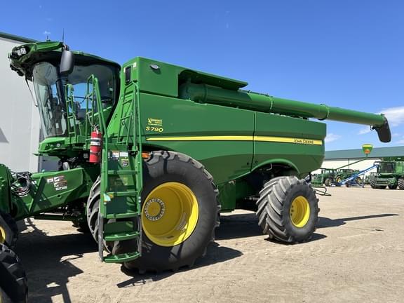 Image of John Deere S790 Primary image