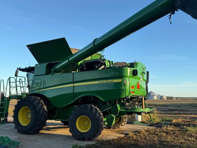 Image of John Deere S790 equipment image 1