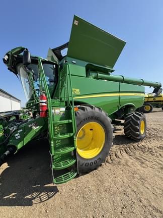 Image of John Deere S790 equipment image 1